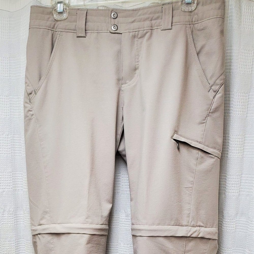 Women's Columbia Convertible Hiking Trail Pants Shorts Beige, Size 6 Sho…